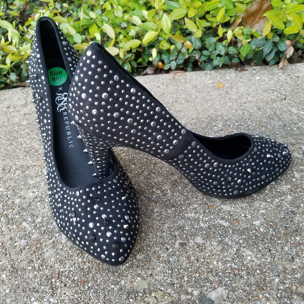 ⭐HOST PICK⭐ Rock & Republic Studded Heels
